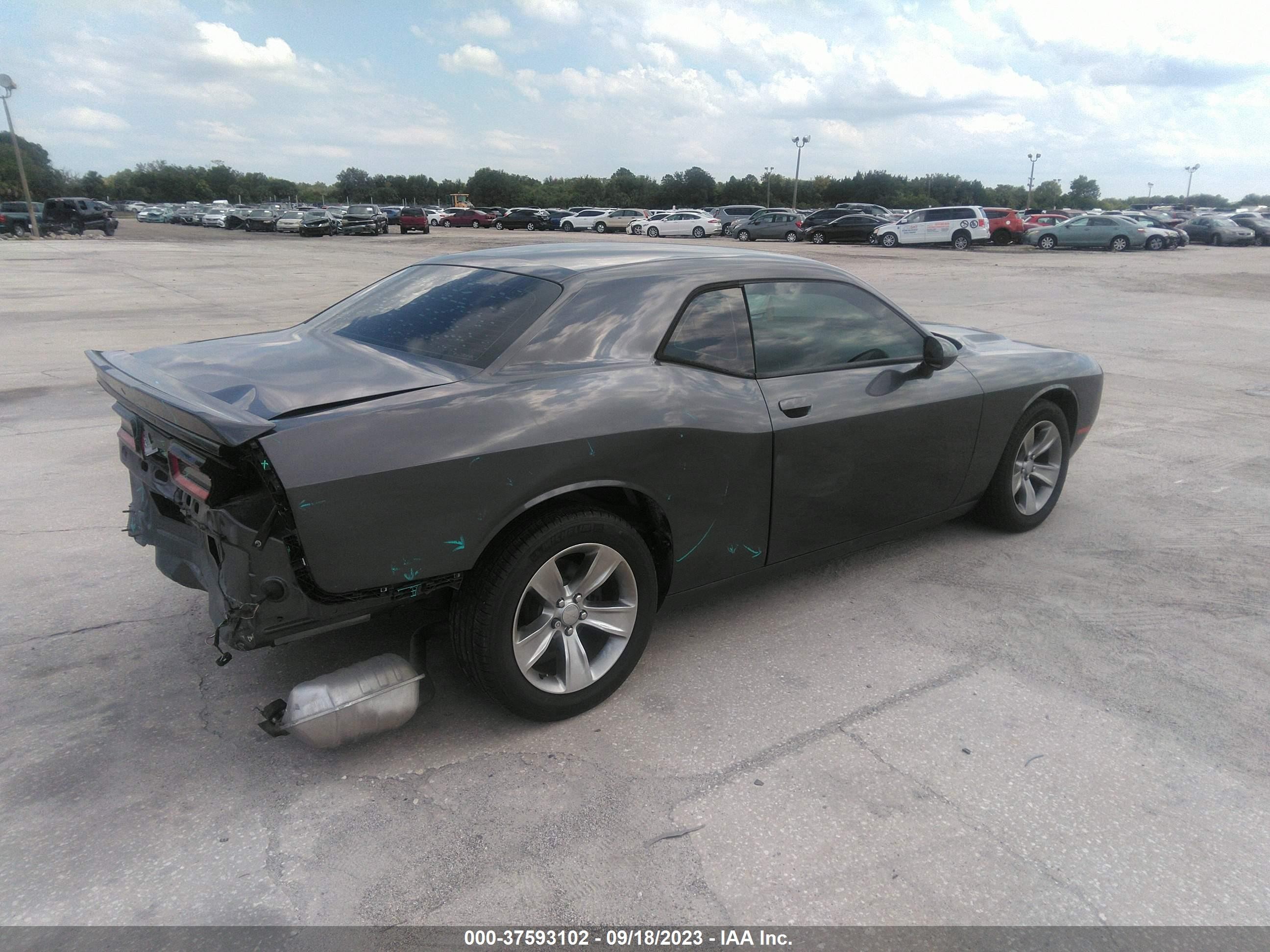 Photo 3 VIN: 2C3CDZAG4HH638202 - DODGE CHALLENGER 