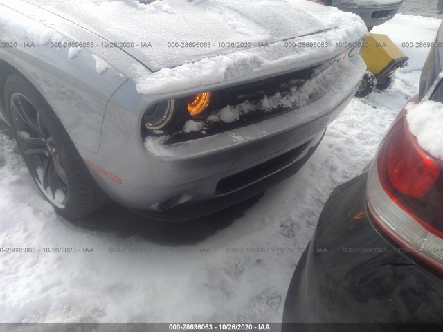 Photo 5 VIN: 2C3CDZAG4JH178108 - DODGE CHALLENGER 