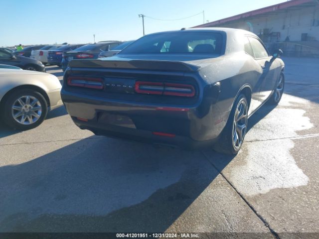 Photo 3 VIN: 2C3CDZAG4KH751560 - DODGE CHALLENGER 