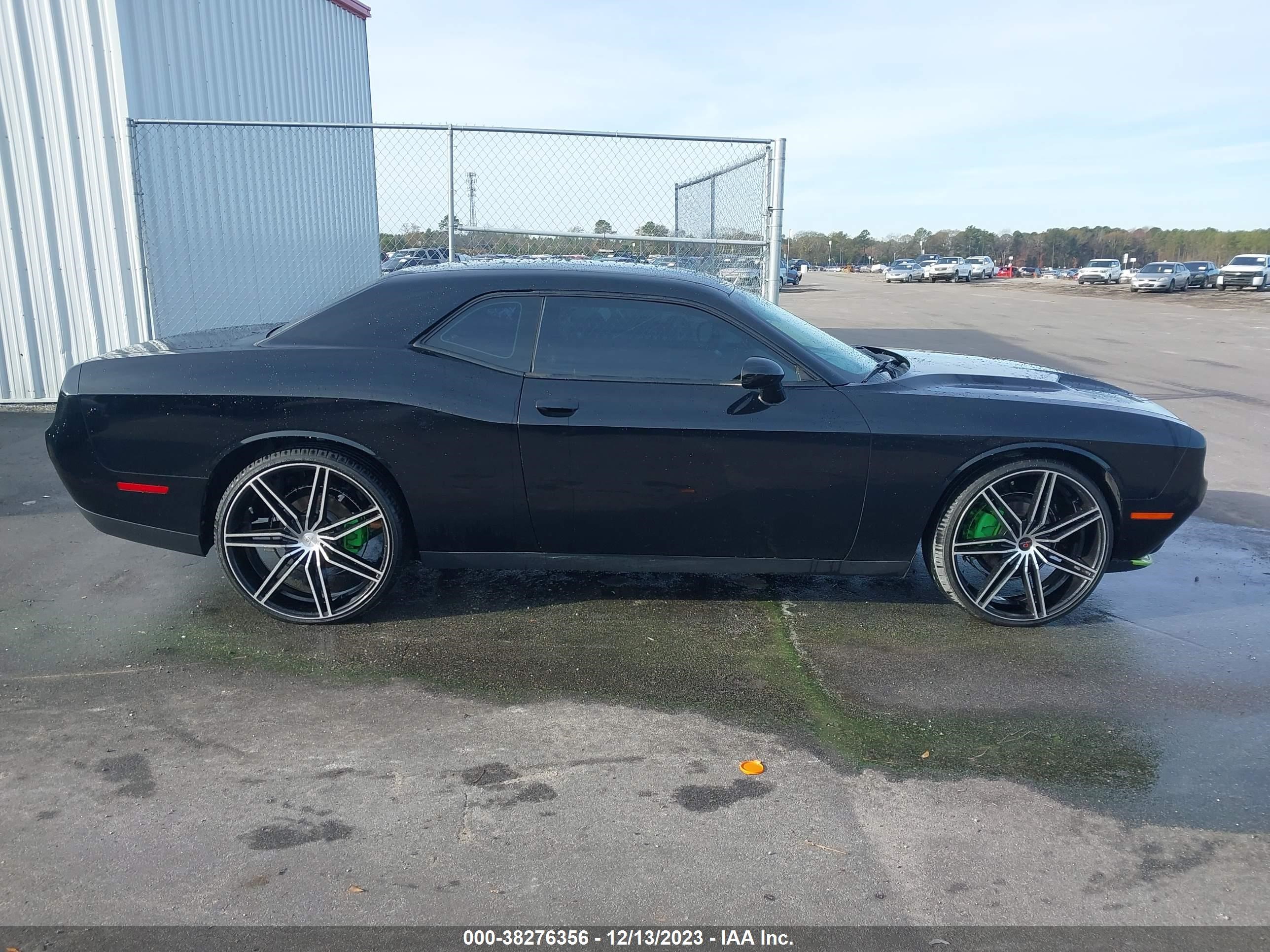 Photo 11 VIN: 2C3CDZAG5FH724406 - DODGE CHALLENGER 