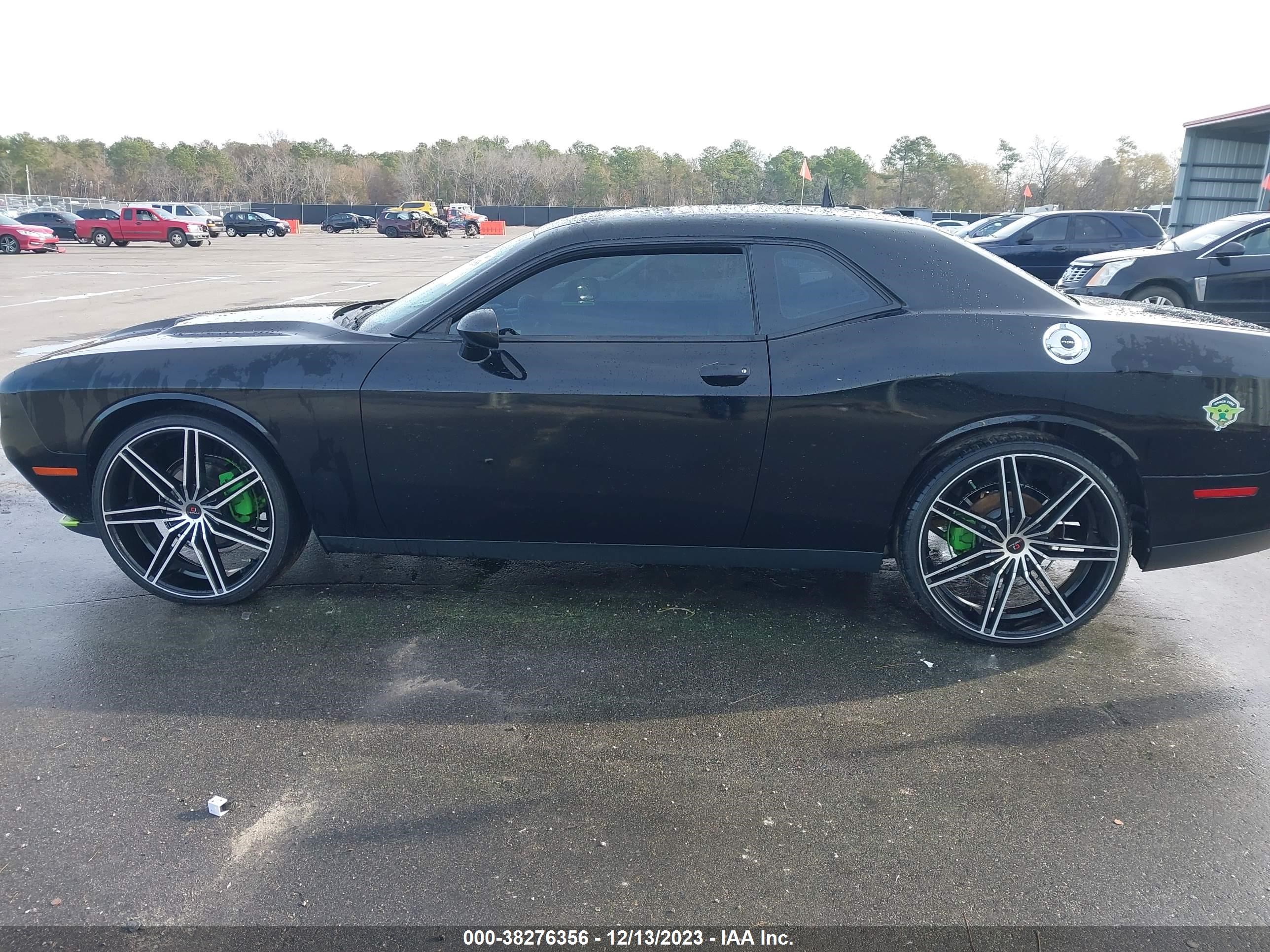 Photo 12 VIN: 2C3CDZAG5FH724406 - DODGE CHALLENGER 