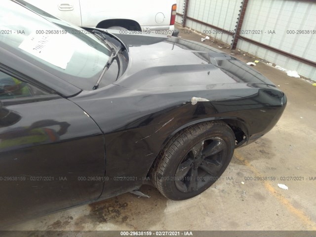 Photo 5 VIN: 2C3CDZAG5GH124678 - DODGE CHALLENGER 