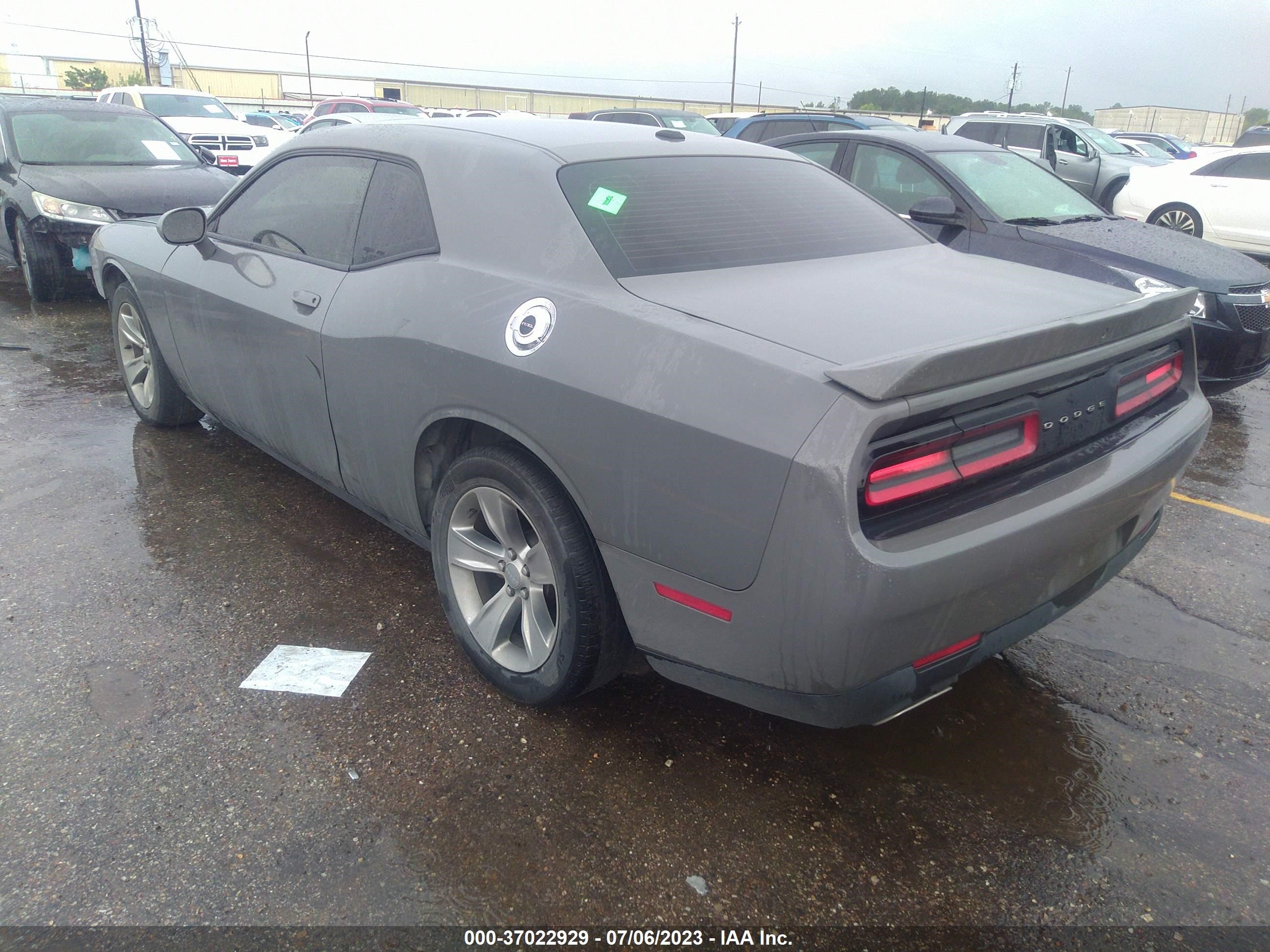 Photo 2 VIN: 2C3CDZAG5JH325164 - DODGE CHALLENGER 