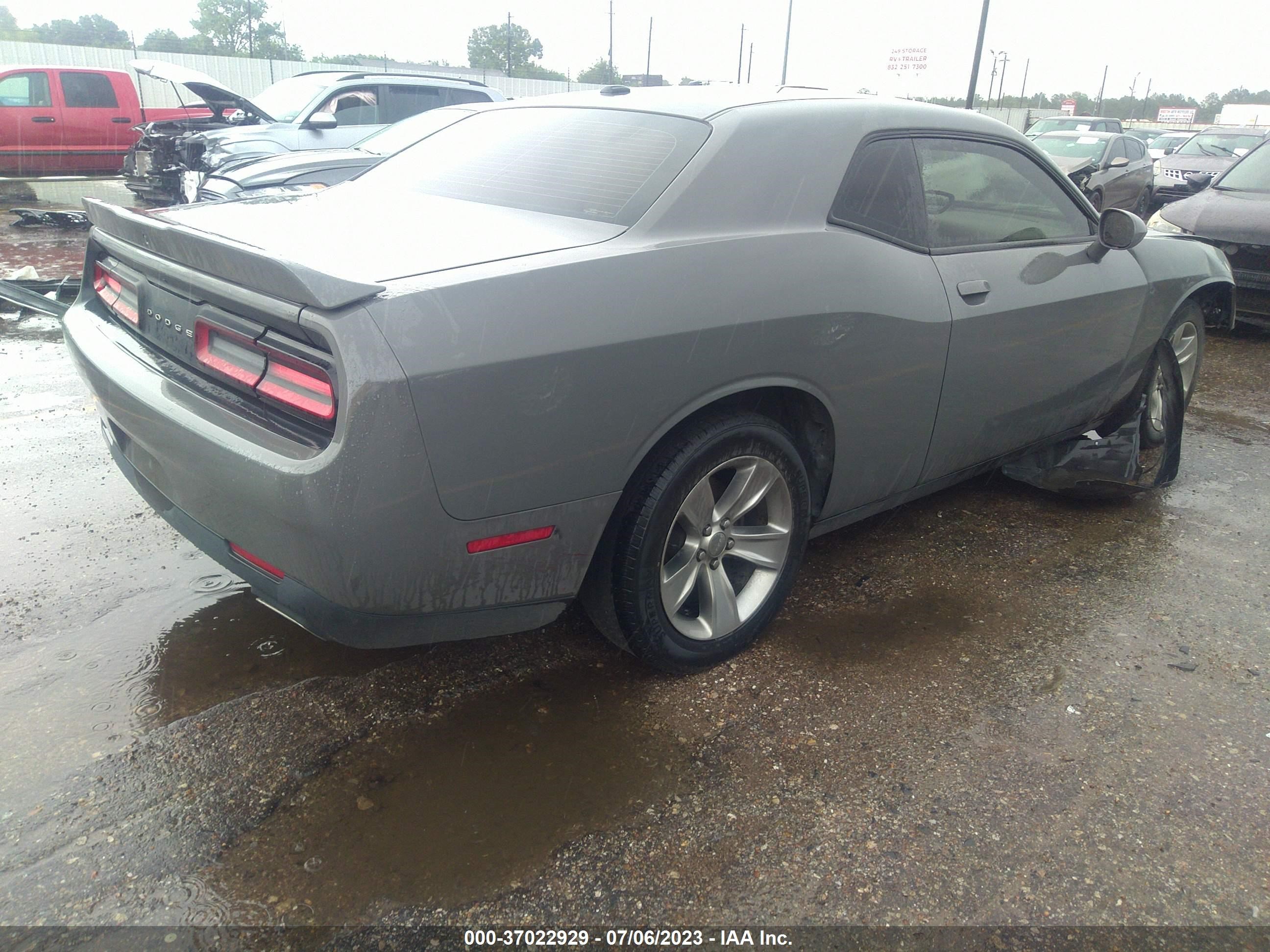 Photo 3 VIN: 2C3CDZAG5JH325164 - DODGE CHALLENGER 