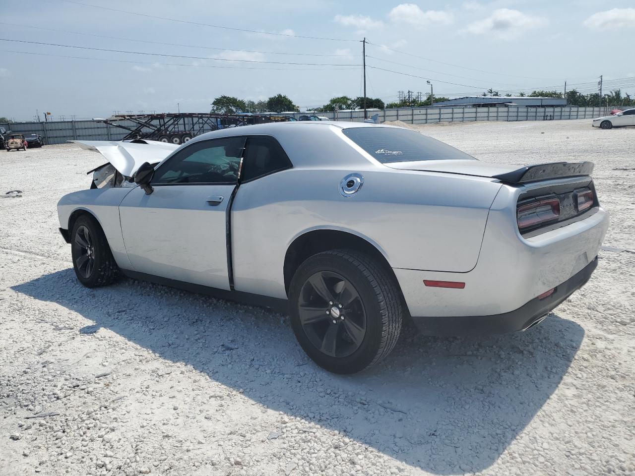 Photo 1 VIN: 2C3CDZAG5KH758498 - DODGE CHALLENGER 