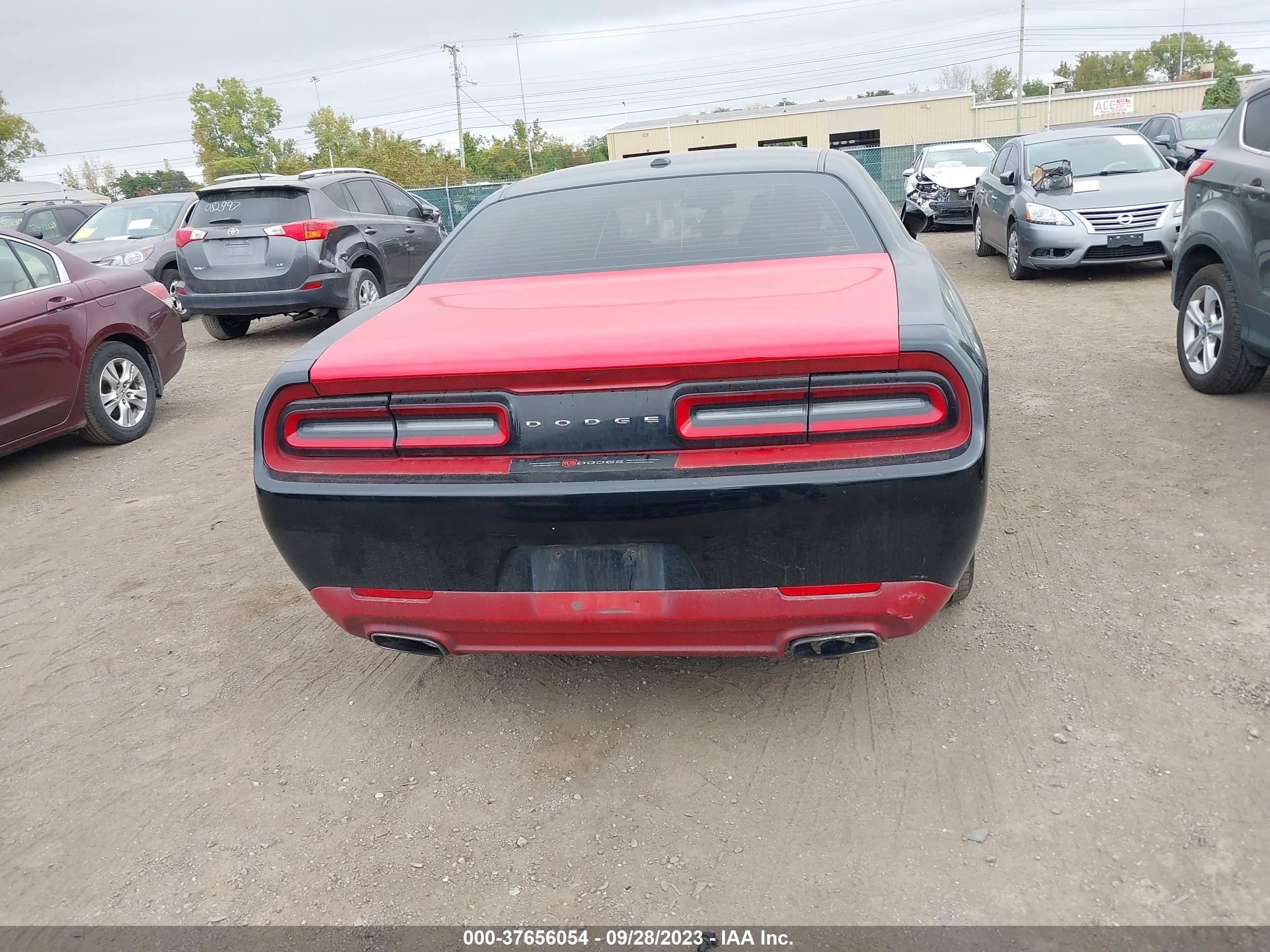 Photo 16 VIN: 2C3CDZAG6GH130862 - DODGE CHALLENGER 