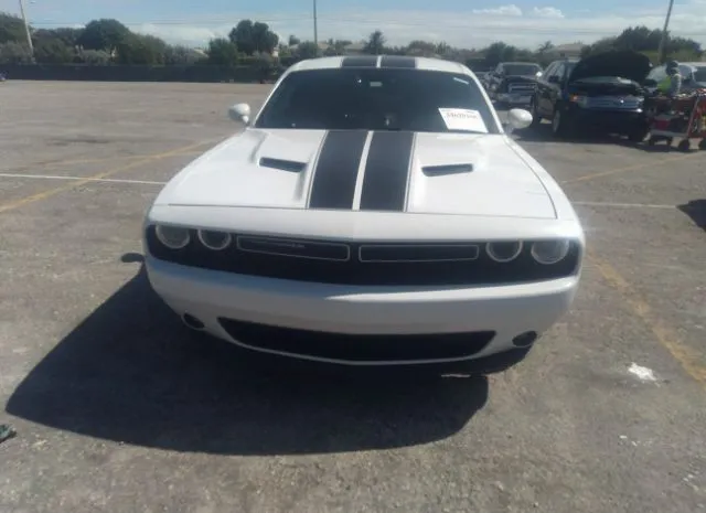 Photo 5 VIN: 2C3CDZAG6HH502637 - DODGE CHALLENGER 