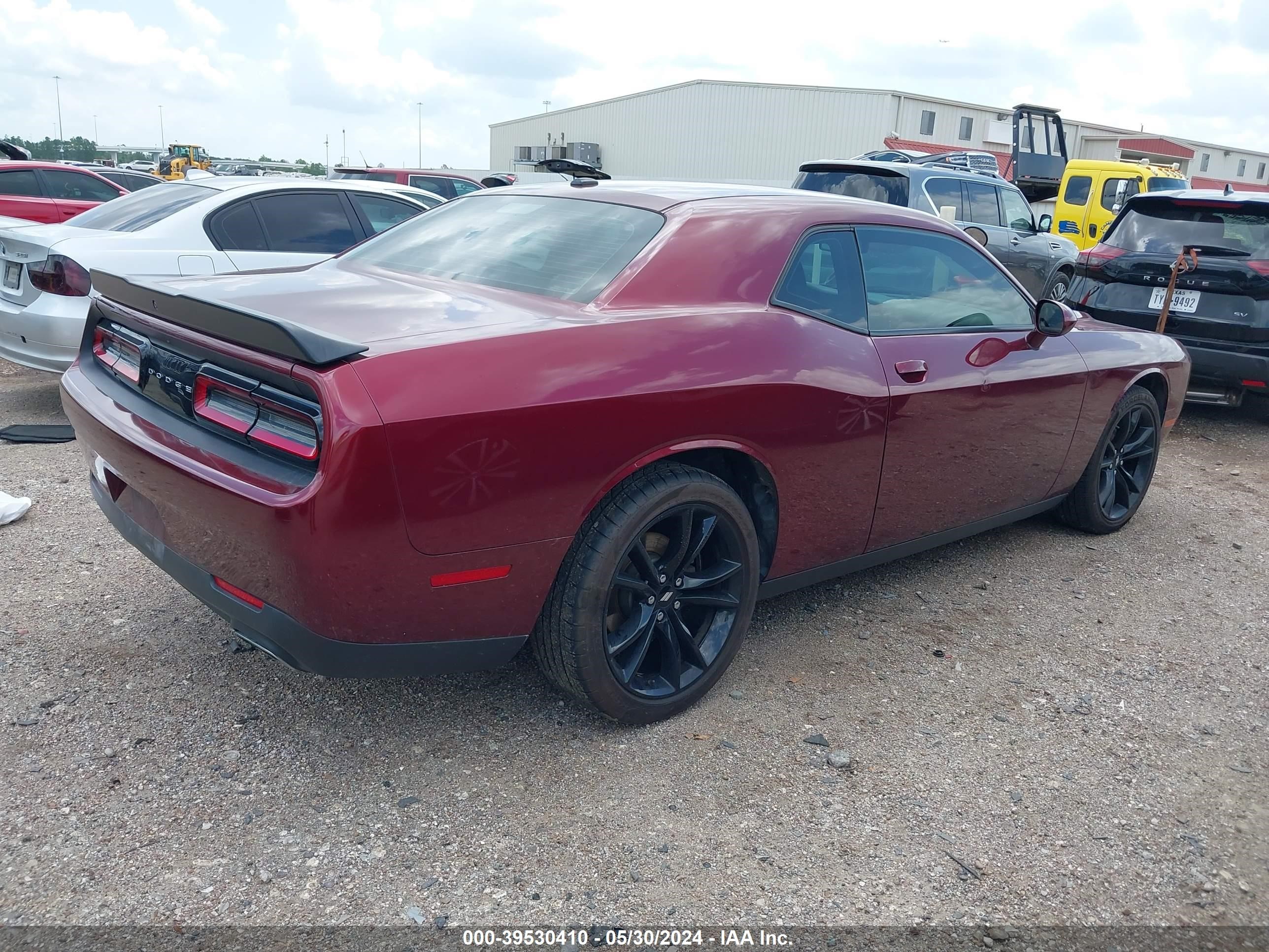 Photo 3 VIN: 2C3CDZAG6JH204661 - DODGE CHALLENGER 