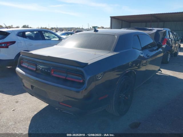 Photo 3 VIN: 2C3CDZAG6JH297133 - DODGE CHALLENGER 