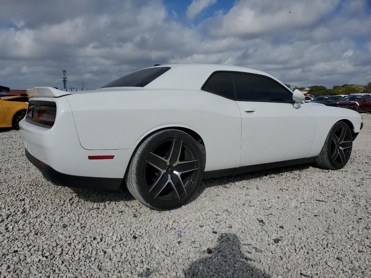 Photo 2 VIN: 2C3CDZAG7GH250265 - DODGE CHALLENGER 