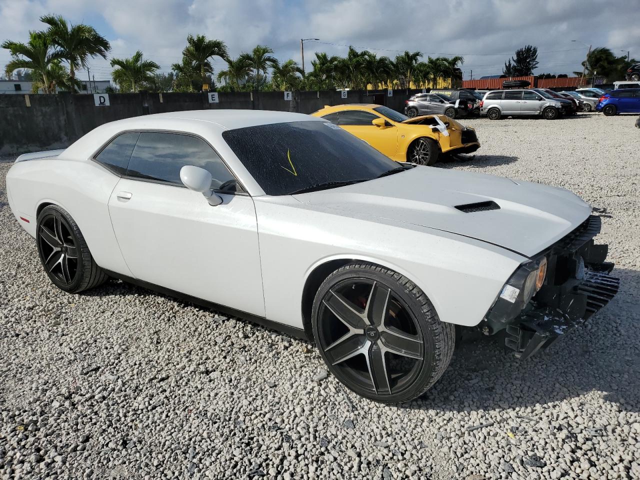 Photo 3 VIN: 2C3CDZAG7GH250265 - DODGE CHALLENGER 