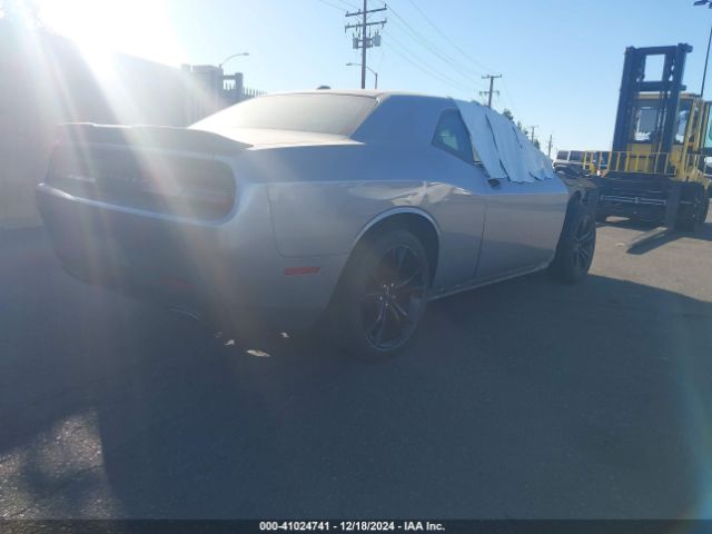 Photo 3 VIN: 2C3CDZAG7JH131638 - DODGE CHALLENGER 