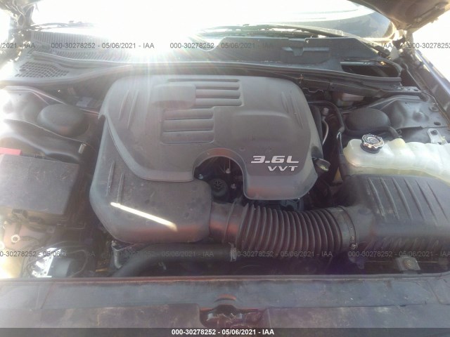 Photo 9 VIN: 2C3CDZAG7JH132675 - DODGE CHALLENGER 