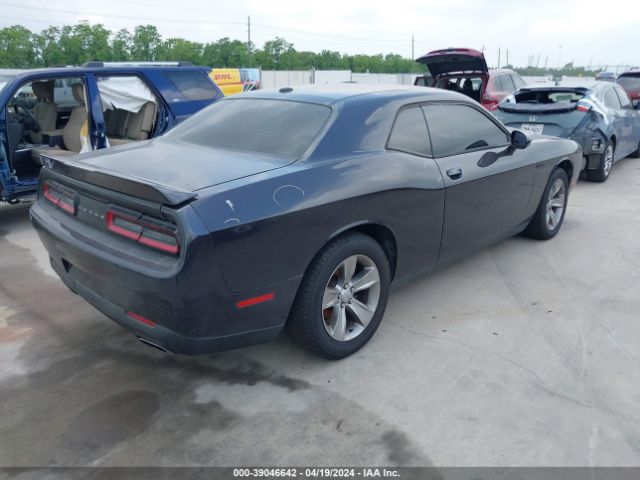 Photo 3 VIN: 2C3CDZAG7JH183688 - DODGE CHALLENGER 