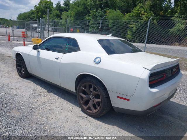 Photo 2 VIN: 2C3CDZAG7JH258583 - DODGE CHALLENGER 