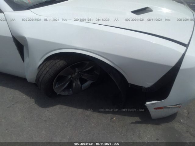 Photo 5 VIN: 2C3CDZAG7KH670021 - DODGE CHALLENGER 