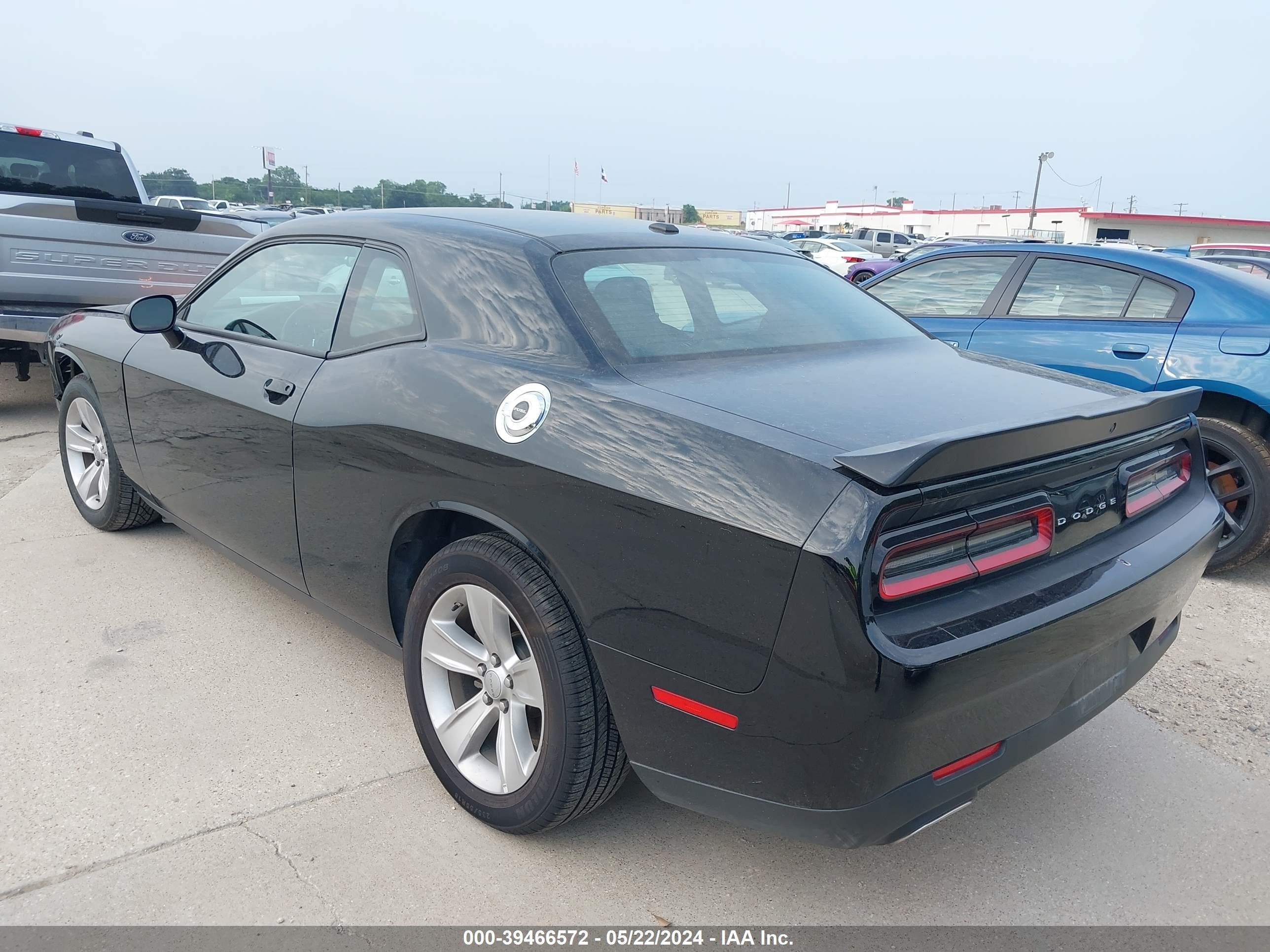 Photo 2 VIN: 2C3CDZAG7PH526220 - DODGE CHALLENGER 