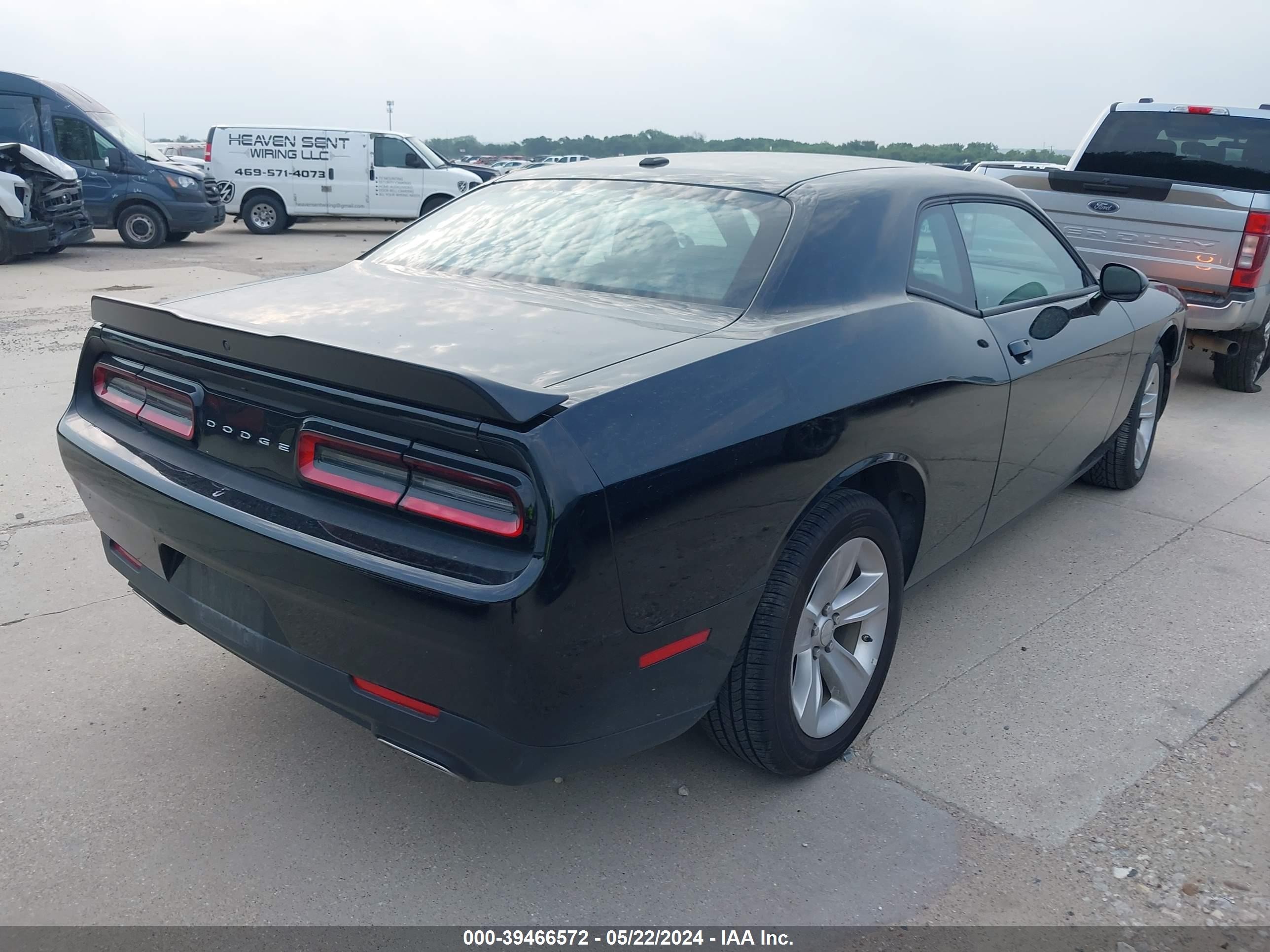 Photo 3 VIN: 2C3CDZAG7PH526220 - DODGE CHALLENGER 