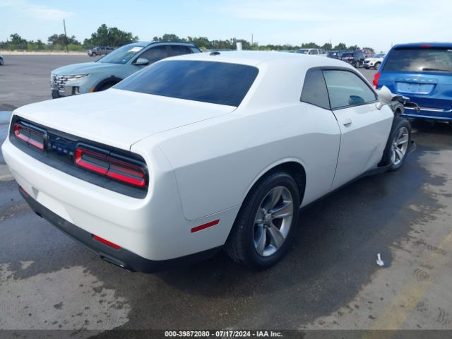 Photo 3 VIN: 2C3CDZAG8GH113710 - DODGE CHALLENGER 