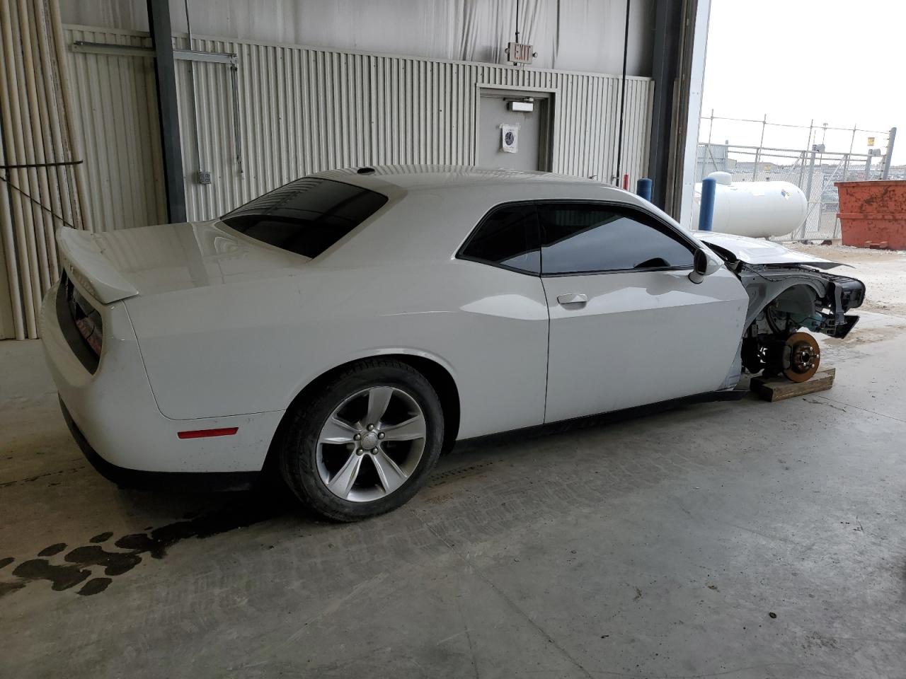 Photo 2 VIN: 2C3CDZAG8JH255126 - DODGE CHALLENGER 