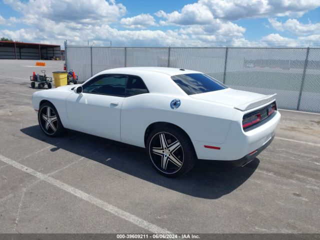 Photo 2 VIN: 2C3CDZAG8JH321688 - DODGE CHALLENGER 