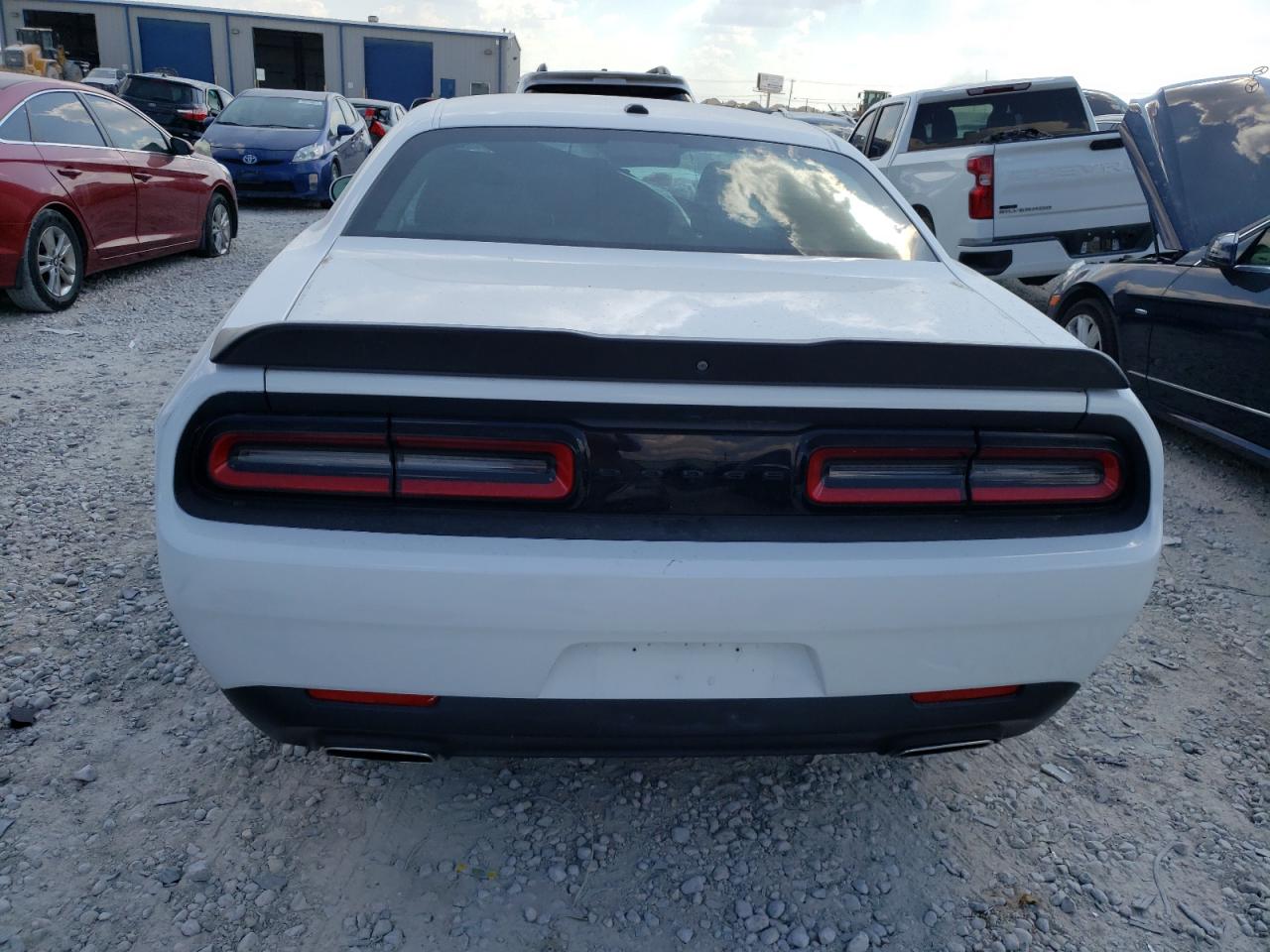 Photo 5 VIN: 2C3CDZAG8LH134938 - DODGE CHALLENGER 