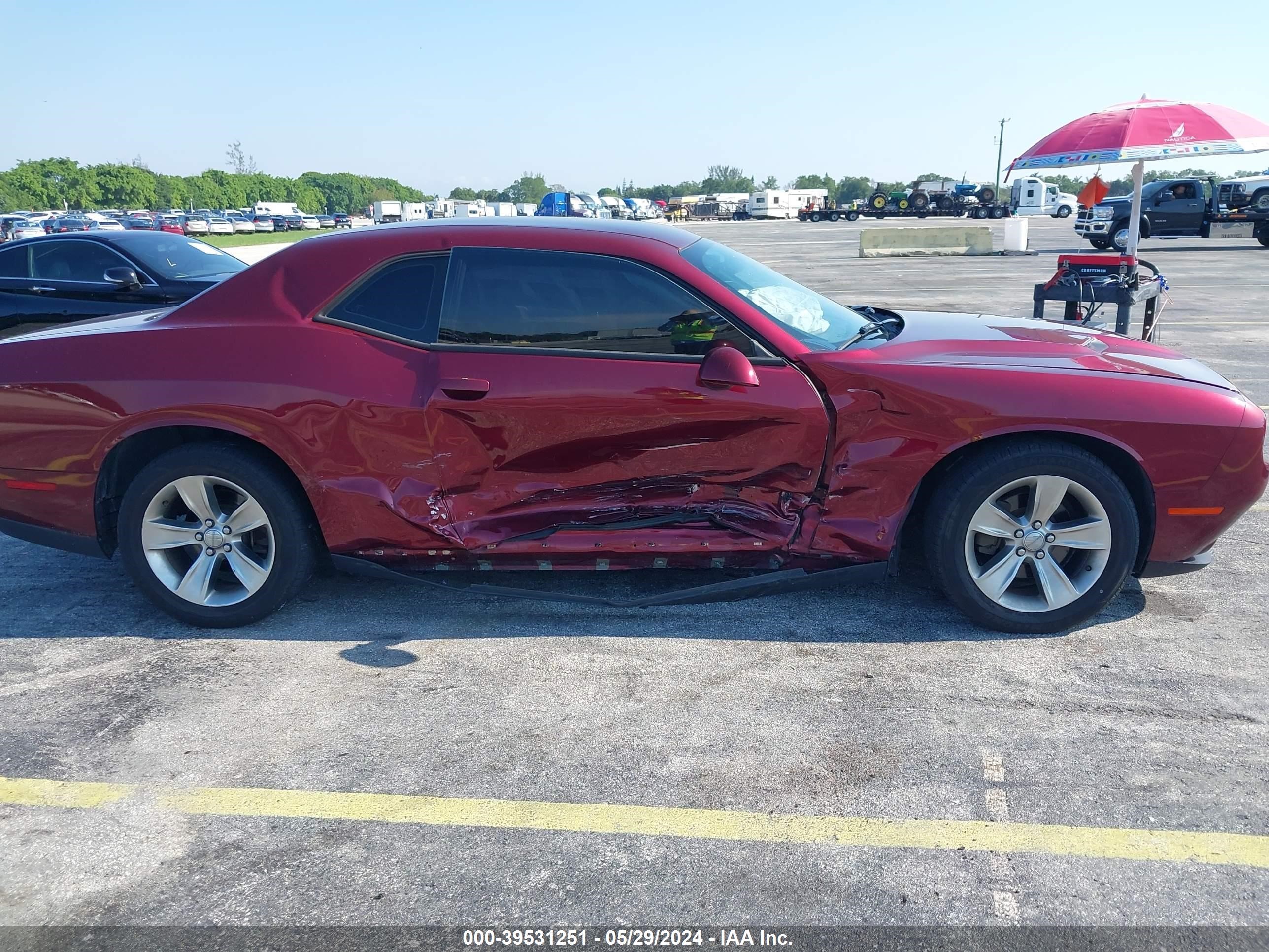 Photo 12 VIN: 2C3CDZAG9HH666173 - DODGE CHALLENGER 