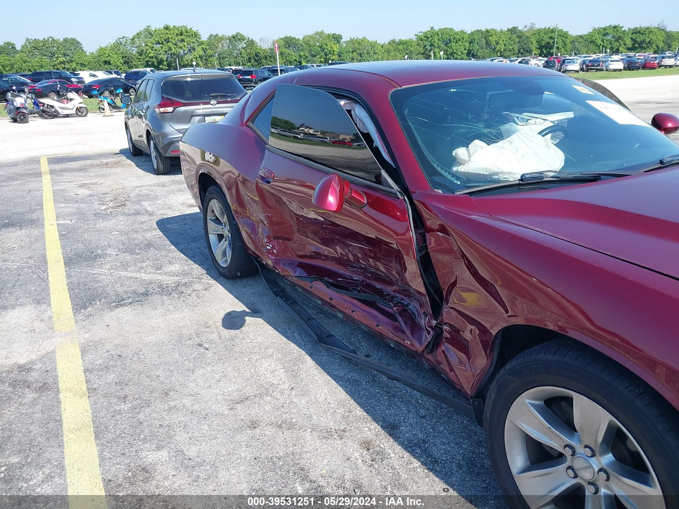 Photo 16 VIN: 2C3CDZAG9HH666173 - DODGE CHALLENGER 