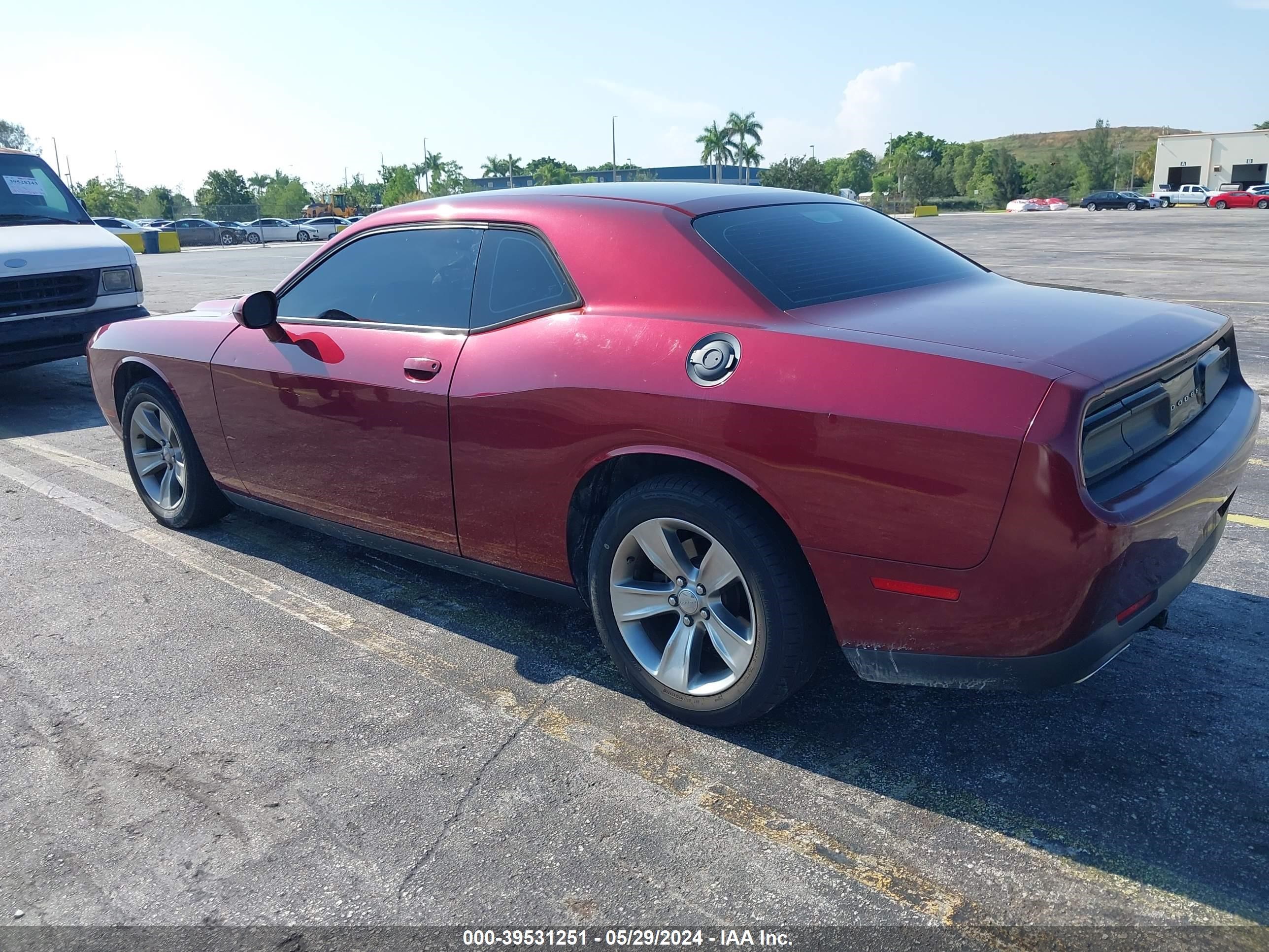 Photo 2 VIN: 2C3CDZAG9HH666173 - DODGE CHALLENGER 