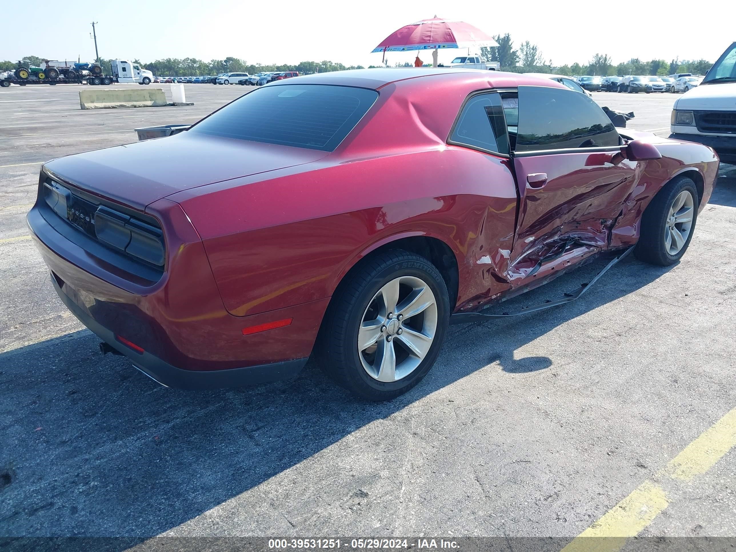 Photo 3 VIN: 2C3CDZAG9HH666173 - DODGE CHALLENGER 