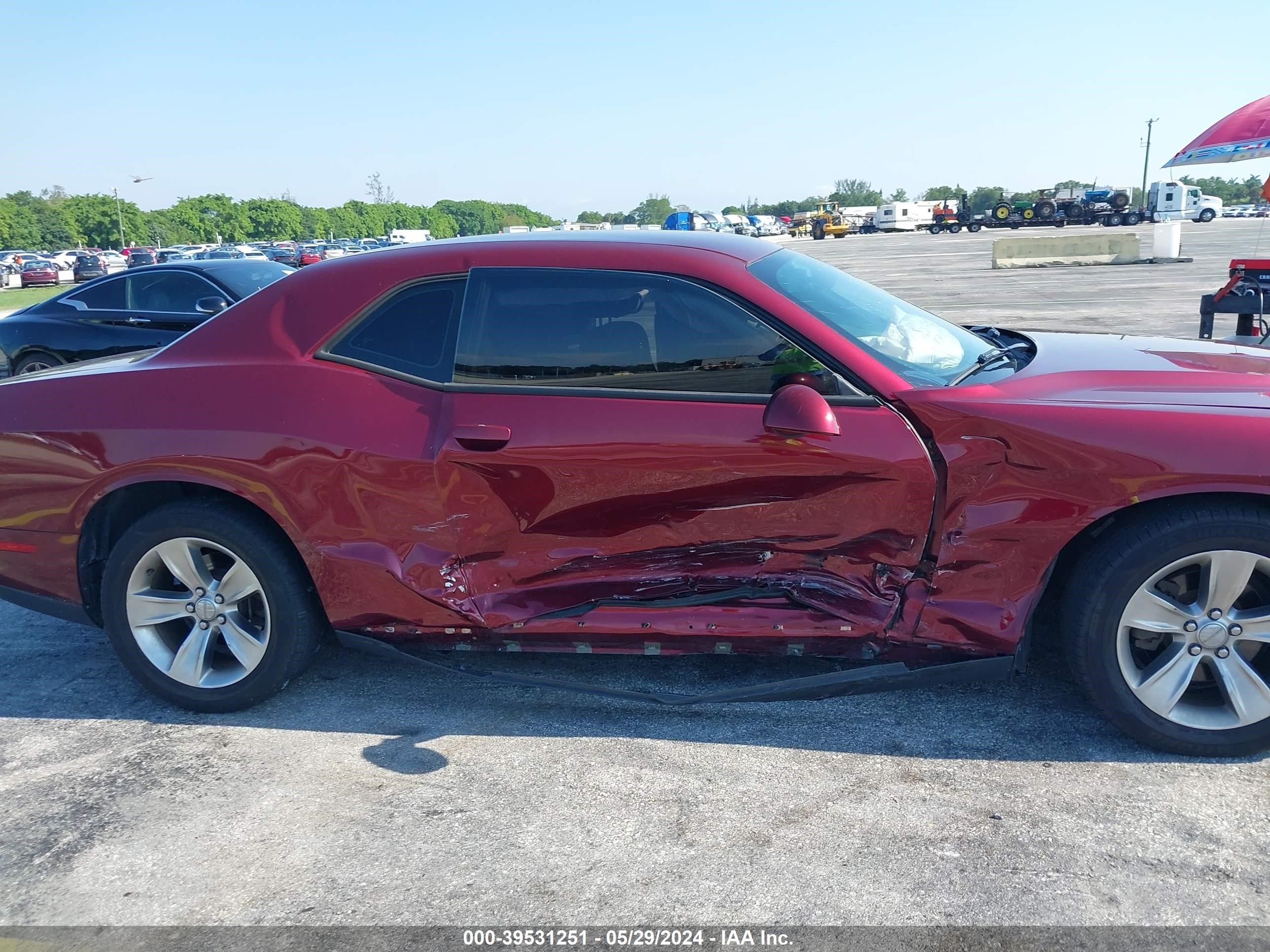 Photo 5 VIN: 2C3CDZAG9HH666173 - DODGE CHALLENGER 