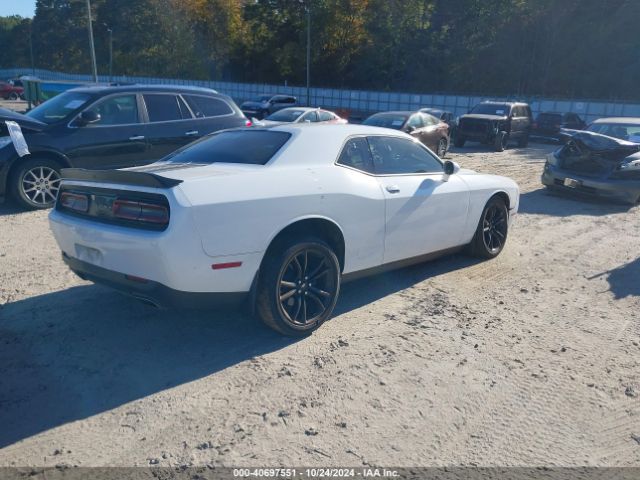 Photo 3 VIN: 2C3CDZAG9JH309890 - DODGE CHALLENGER 