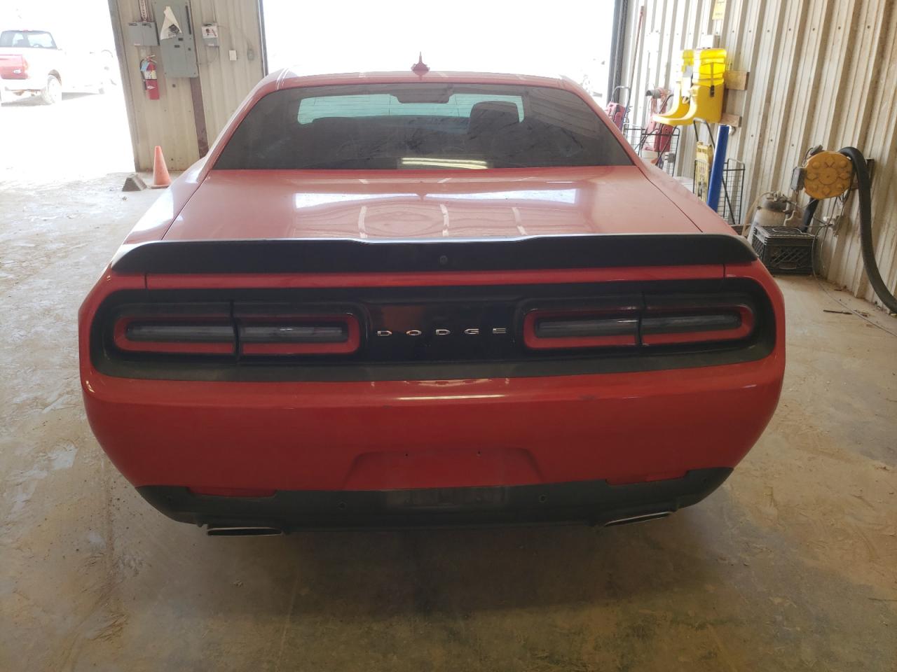 Photo 5 VIN: 2C3CDZAG9JH322350 - DODGE CHALLENGER 