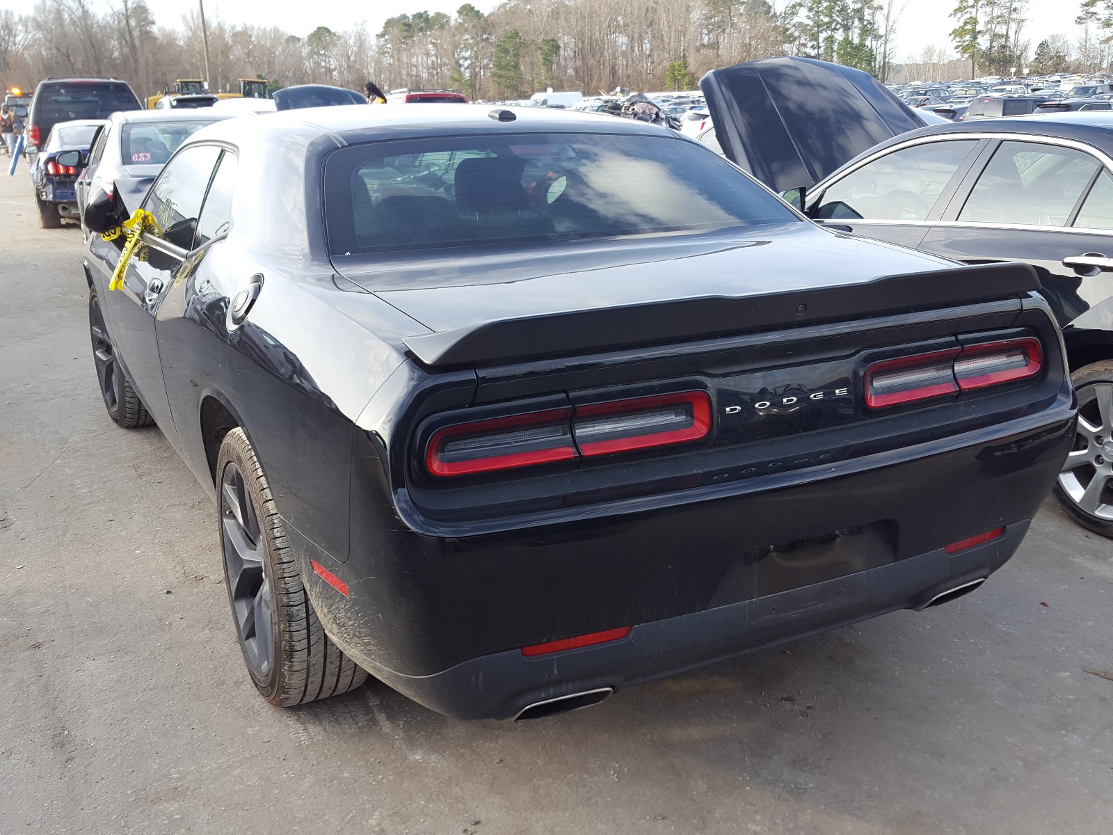 Photo 2 VIN: 2C3CDZAG9KH739551 - DODGE CHALLENGER 