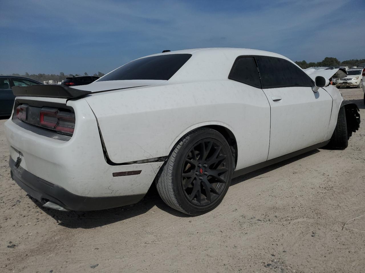 Photo 2 VIN: 2C3CDZAGXFH704295 - DODGE CHALLENGER 