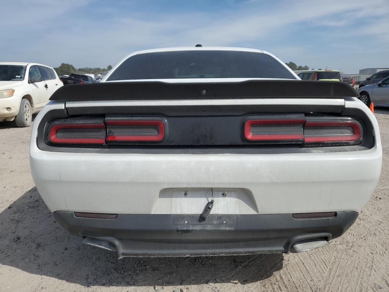 Photo 5 VIN: 2C3CDZAGXFH704295 - DODGE CHALLENGER 