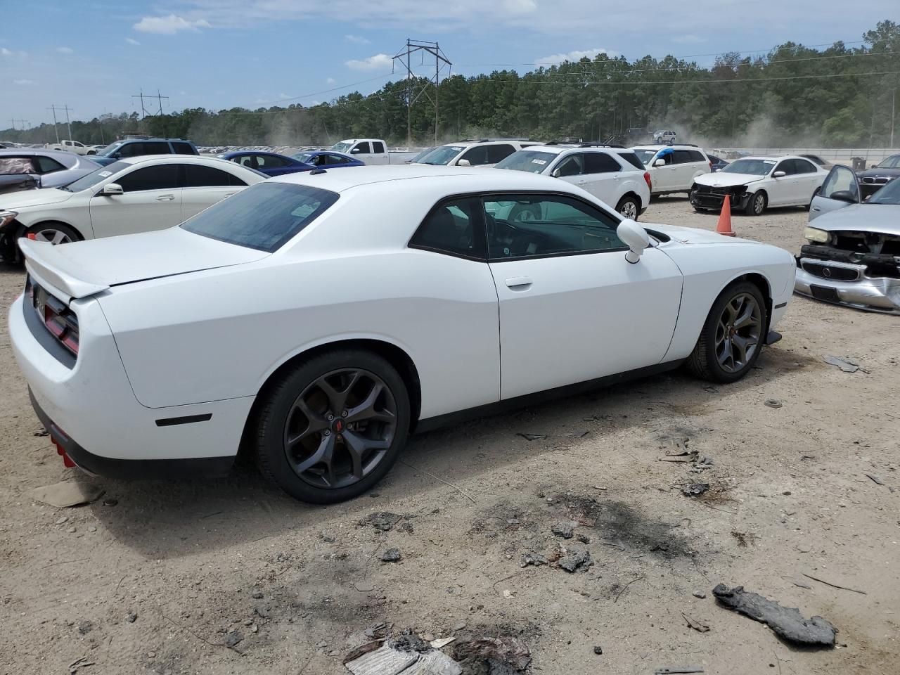 Photo 2 VIN: 2C3CDZAGXFH904951 - DODGE CHALLENGER 