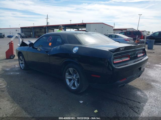 Photo 2 VIN: 2C3CDZAGXJH111867 - DODGE CHALLENGER 