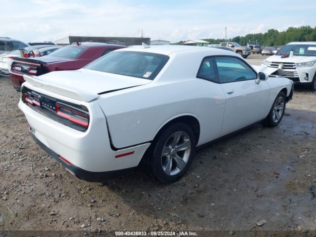 Photo 3 VIN: 2C3CDZAGXJH128121 - DODGE CHALLENGER 