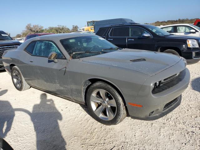 Photo 3 VIN: 2C3CDZAGXJH245360 - DODGE CHALLENGER 