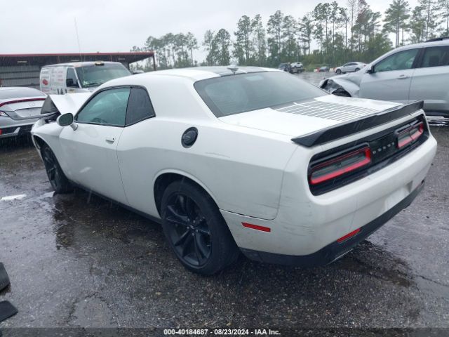 Photo 2 VIN: 2C3CDZAGXJH246444 - DODGE CHALLENGER 