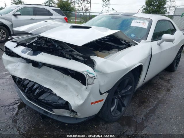 Photo 5 VIN: 2C3CDZAGXJH246444 - DODGE CHALLENGER 