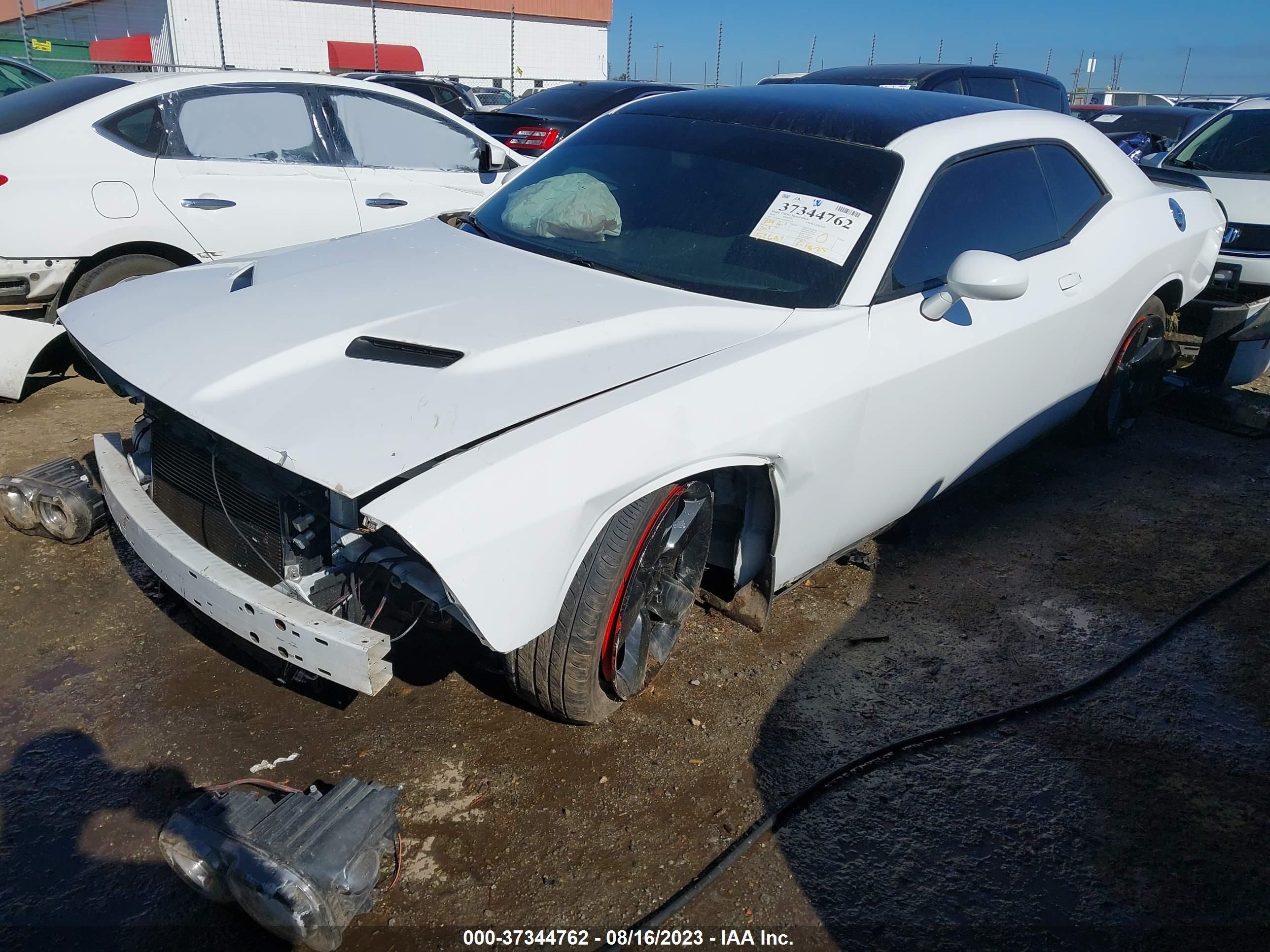 Photo 1 VIN: 2C3CDZAGXJH305976 - DODGE CHALLENGER 