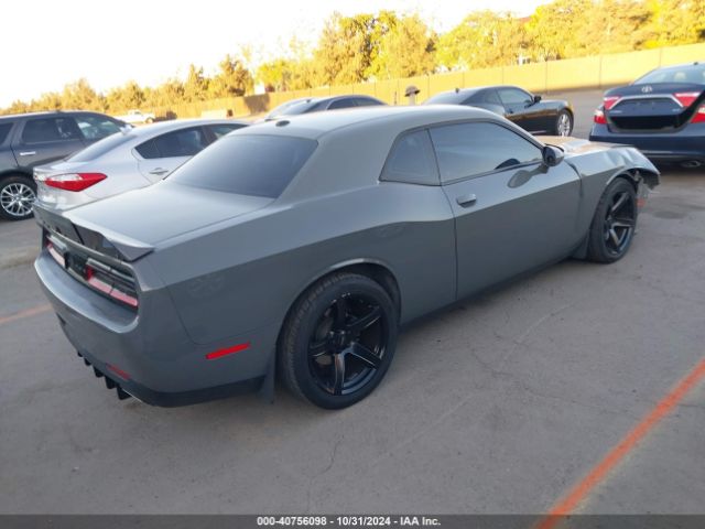 Photo 3 VIN: 2C3CDZAGXJH328304 - DODGE CHALLENGER 