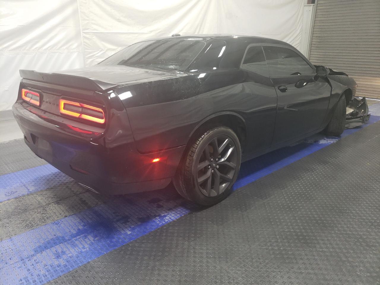 Photo 2 VIN: 2C3CDZAGXMH597312 - DODGE CHALLENGER 