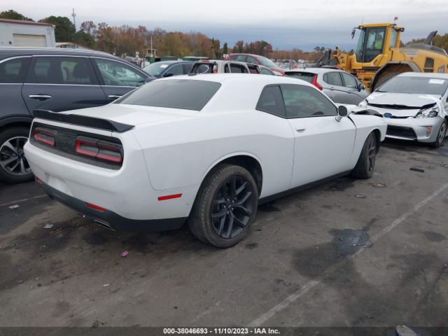 Photo 3 VIN: 2C3CDZAGXNH128139 - DODGE CHALLENGER 