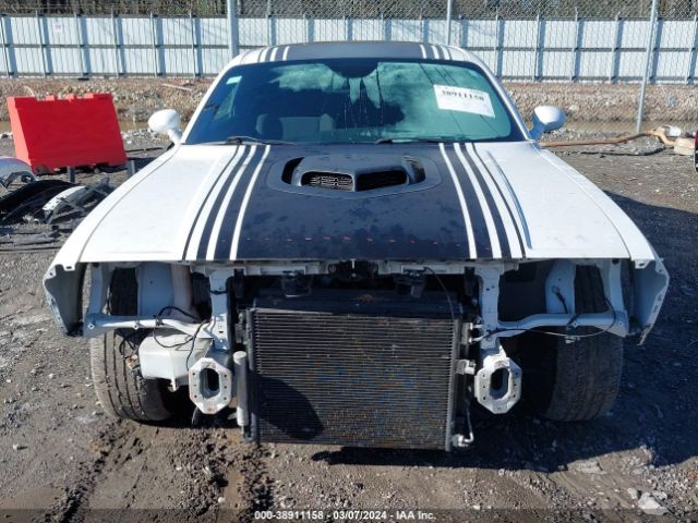 Photo 5 VIN: 2C3CDZAT0FH811269 - DODGE CHALLENGER 