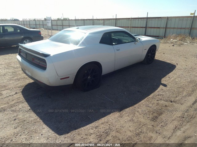 Photo 3 VIN: 2C3CDZAT2FH855337 - DODGE CHALLENGER 