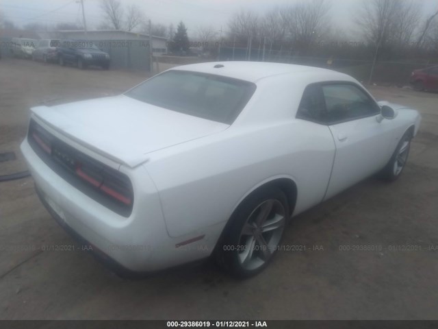 Photo 3 VIN: 2C3CDZAT4FH794234 - DODGE CHALLENGER 