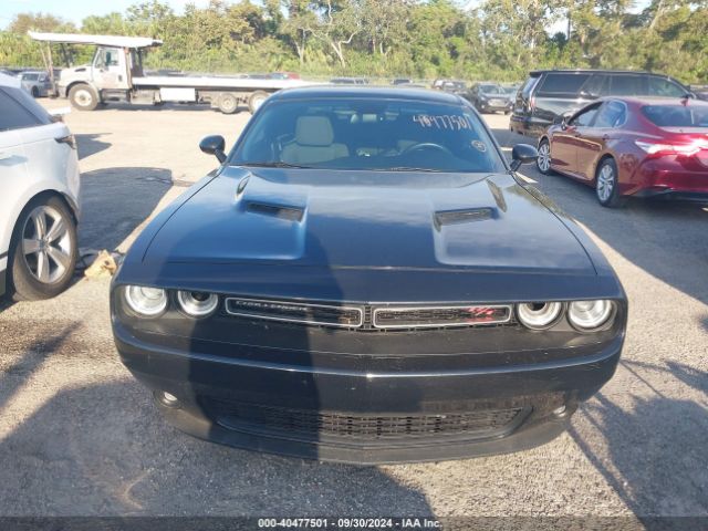 Photo 5 VIN: 2C3CDZATXFH811330 - DODGE CHALLENGER 